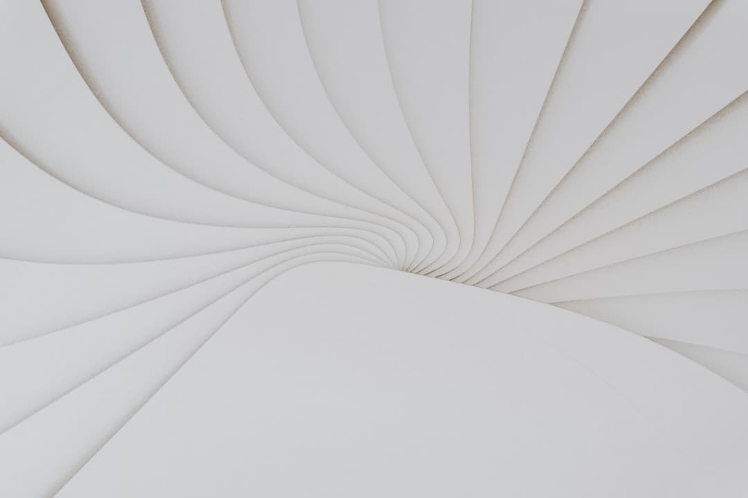 王星越白鹿联系解析：又爱又恨的宿舍日常引发热议